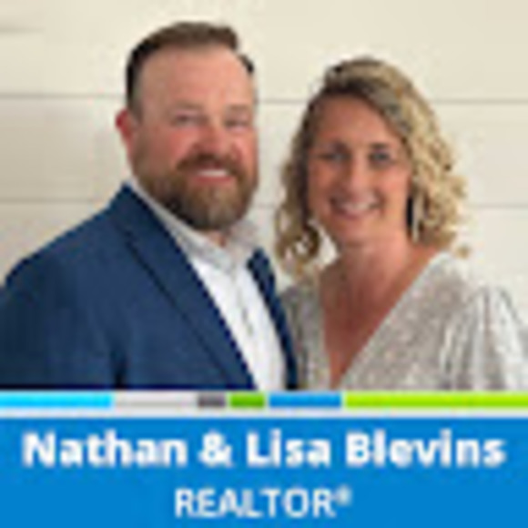 Meet your Posher, Lisa - Picture 1 of 1